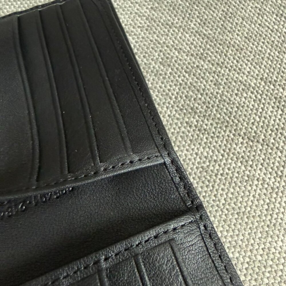 Gucci Leather Bifold - Picture 8 of 8